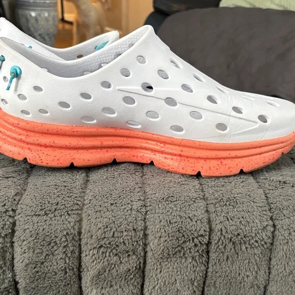 KANE recovery, shoes White and Coral Slip-On Shoes SZ 12 - Picture 8 of 14